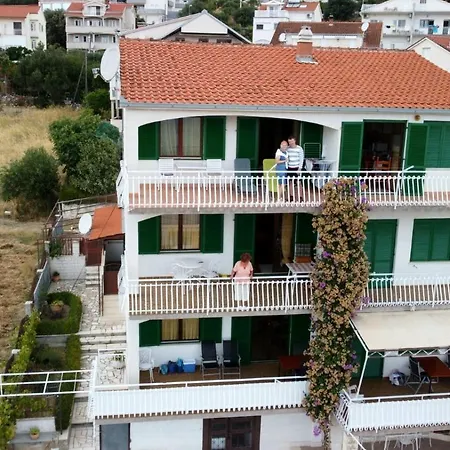 Irena - 100 M From Sea Apartment
