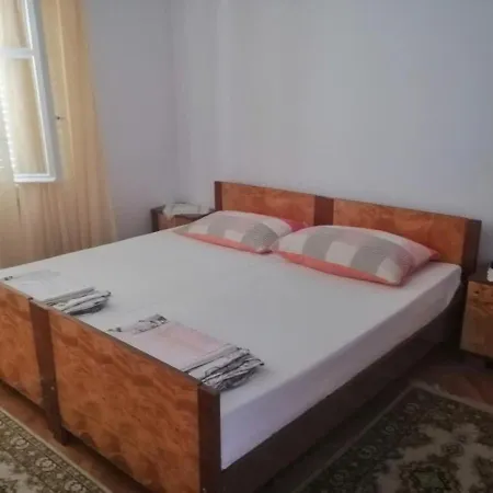 Irena - 100 M From Sea Apartment *