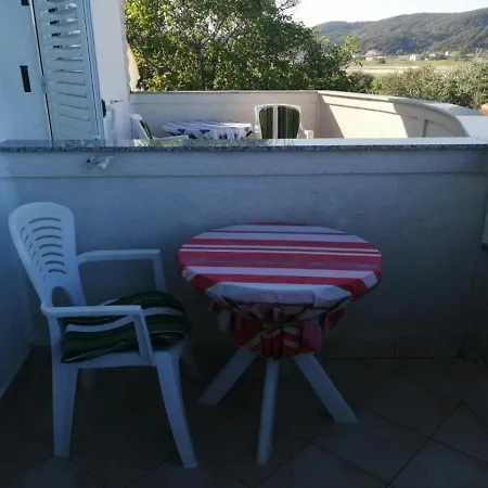 Irena - 100 M From Sea Apartment Supetarska Draga