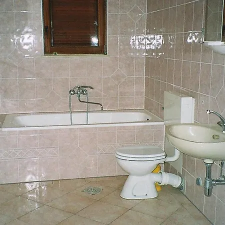 Irena - 100 M From Sea Apartment