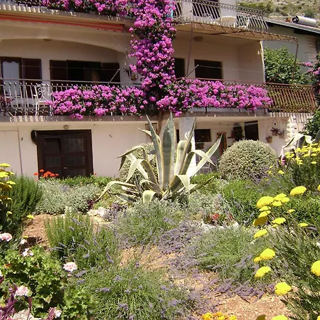 Apartment Irena - 100 M From Sea Supetarska Draga